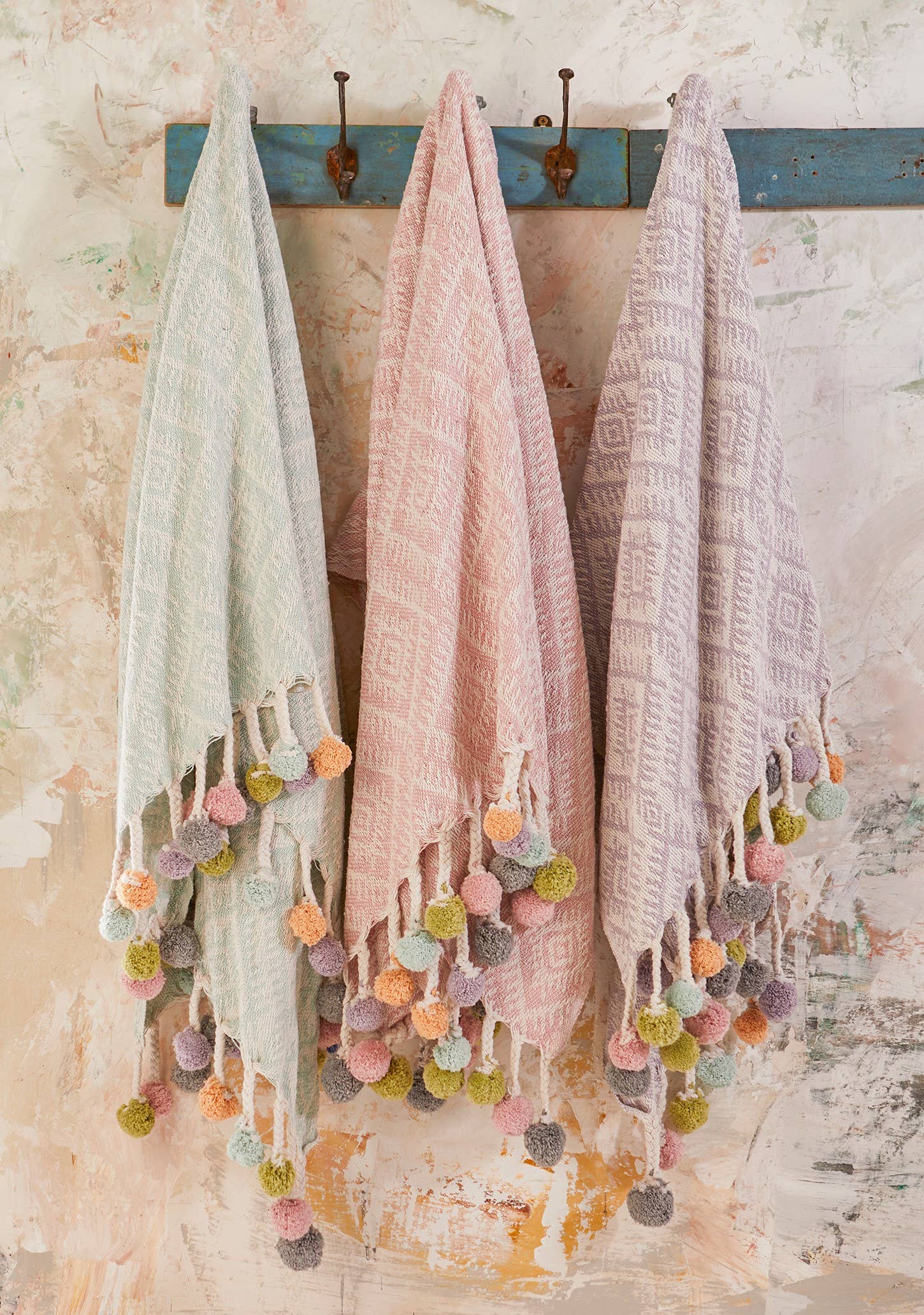 Recycled Cotton Throw,with Pom Poms