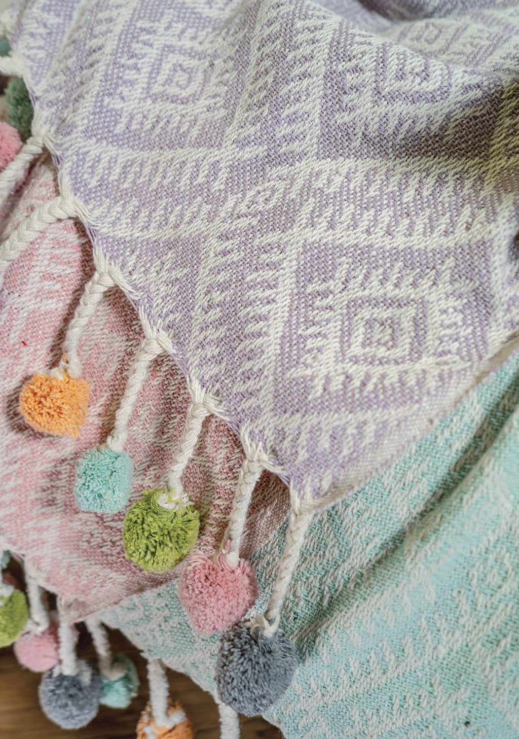Recycled Cotton Throw,with Pom Poms